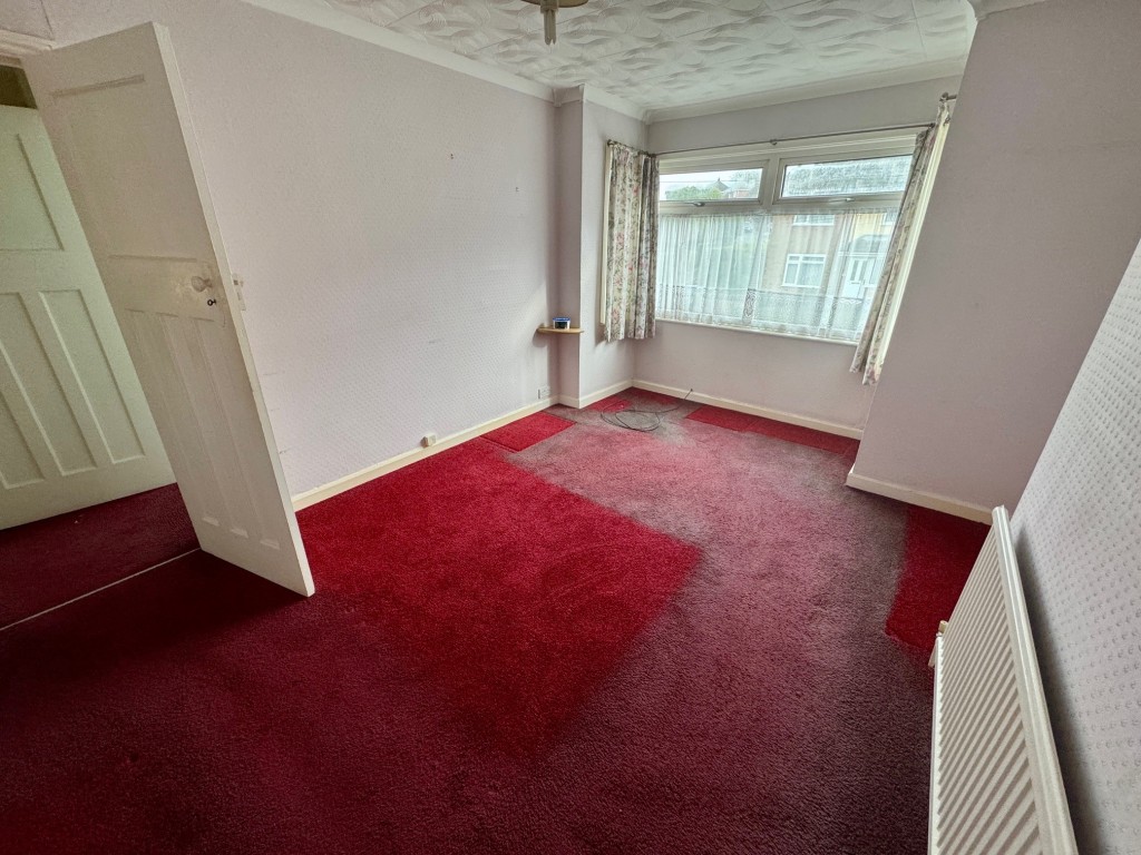 Lot: 126 - THREE-BEDROOM SEMI IN POPULAR LOCATION - Bedroom 1